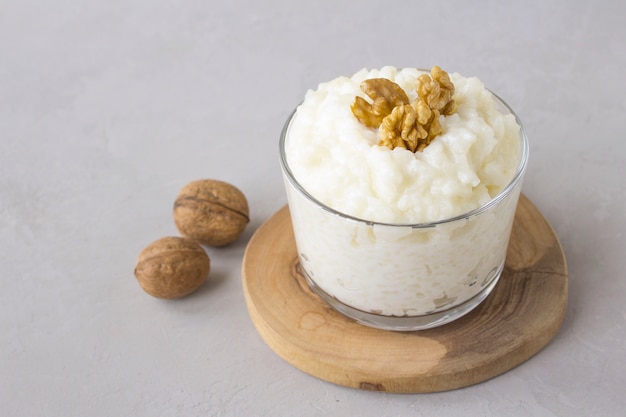 Dairy rice porridge walnut