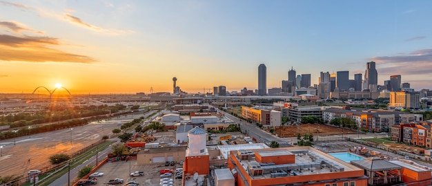 Dallas Texas USA Skylin bij zonsondergang