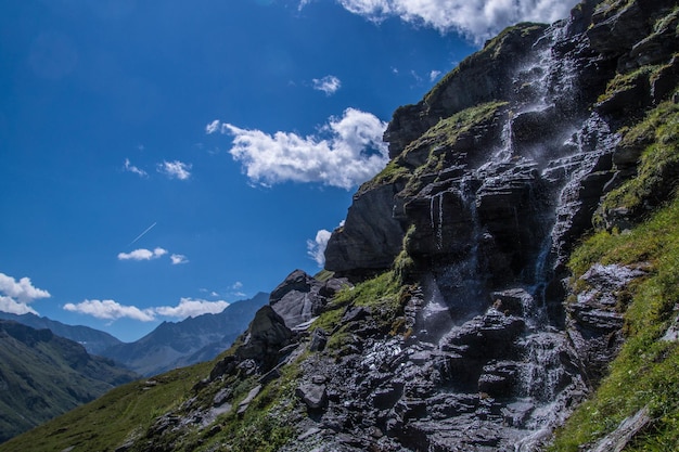 Dam mauvoisinvalaisswiss