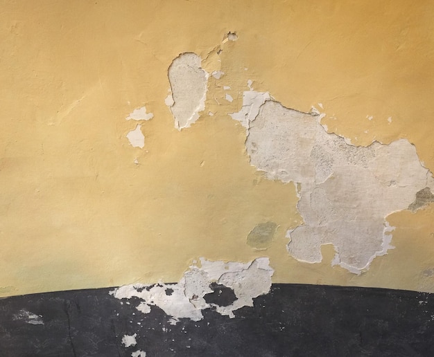 Damp moisture on wall