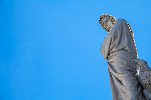 산타 크로체 교회 앞 단테의 동상 - 피렌체, 이탈리아