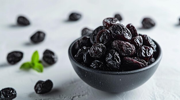 Photo dark bowl of dried tasty silverberries