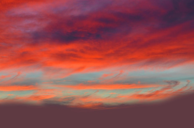 Photo dark red sunset sky gorgeous panorama natural sunset bright dramatic sky