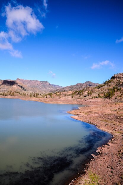 Foto dark water lake a gran canaria isole canarie spagna