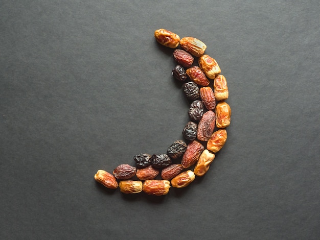 Dates fruit are laid out in the shape of a Crescent