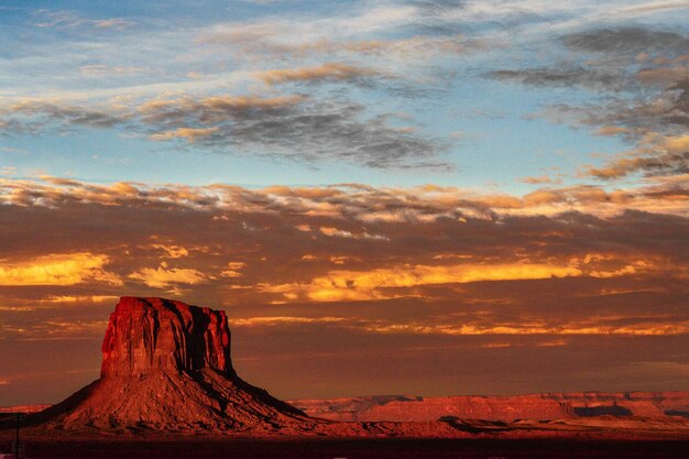 Photo dawn in the desert