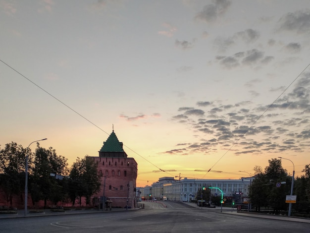 Photo dawn on the streets of the city