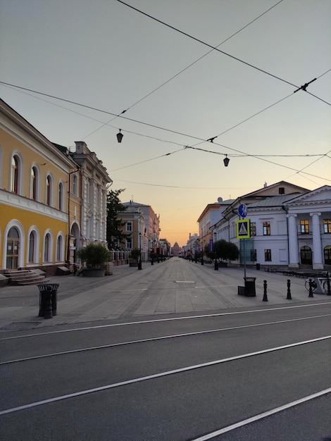 Photo dawn on the streets of the city