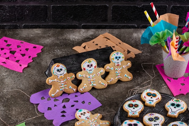 Photo day of the dead cookies in shape of sugar skull