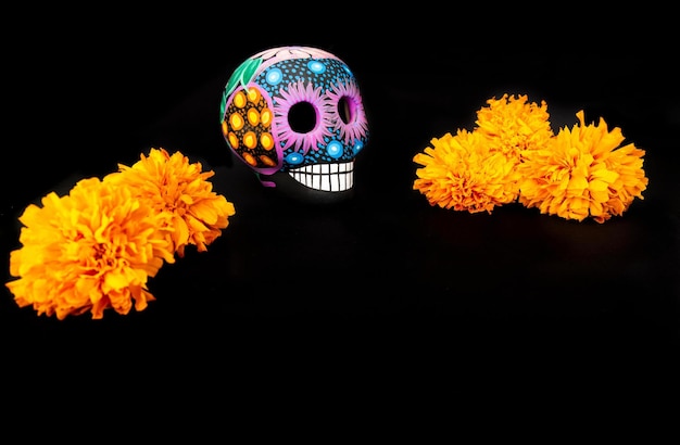 Photo day of the dead mexican tradition sugar skull or halloween holiday