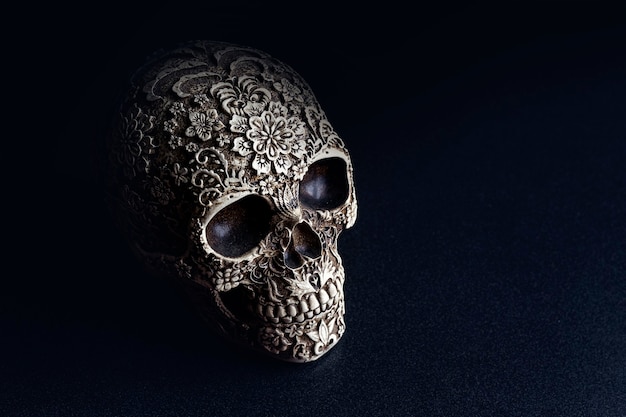 Фото Дни мертвого старого черепа на темном фоне