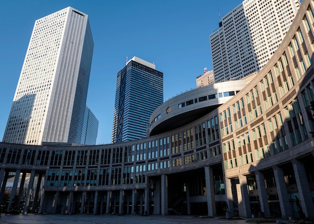 写真 昼間の都市景観