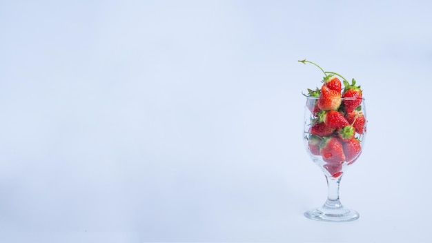 De aardbeien in een glas