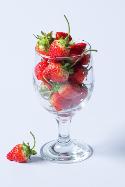 De aardbeien in een glas