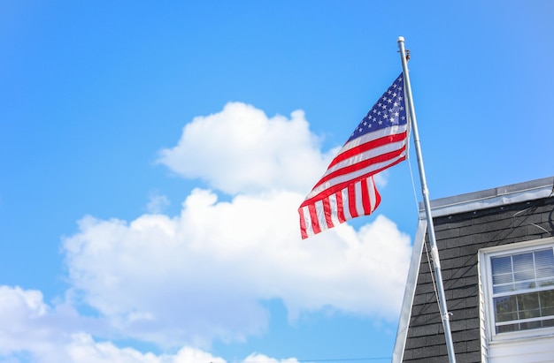 De Amerikaanse vlag symboliseert de vrijheid en eenheid van het Amerikaanse patriottisme, een herinnering aan ons gedeelde geschiedenisoffer