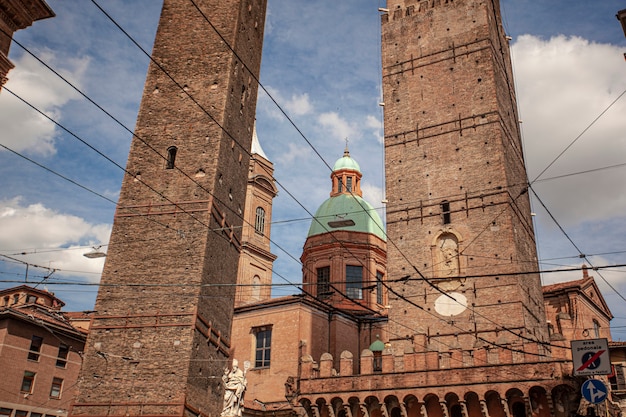 De Asinelli-toren in Bologna, een van de belangrijkste monumenten van de Italiaanse stad