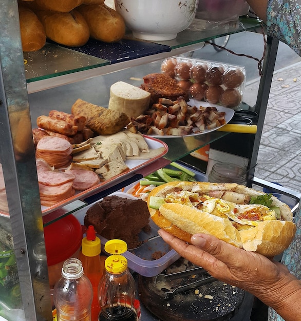 Foto de banh mi op een straat van ho chi minh city op een gewone dag