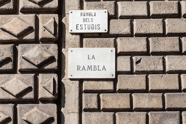 De beroemde bezienswaardigheid van Barcelona (Spanje) - La Rambla Avenue