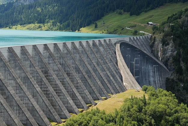 De beroemde Roseland-dam in de Franse Alpen