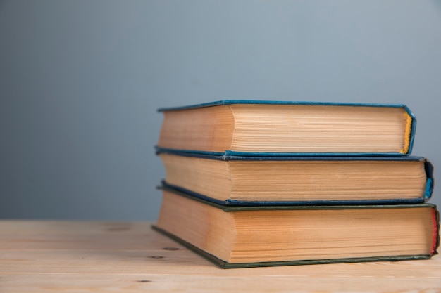 De boeken op de tafel