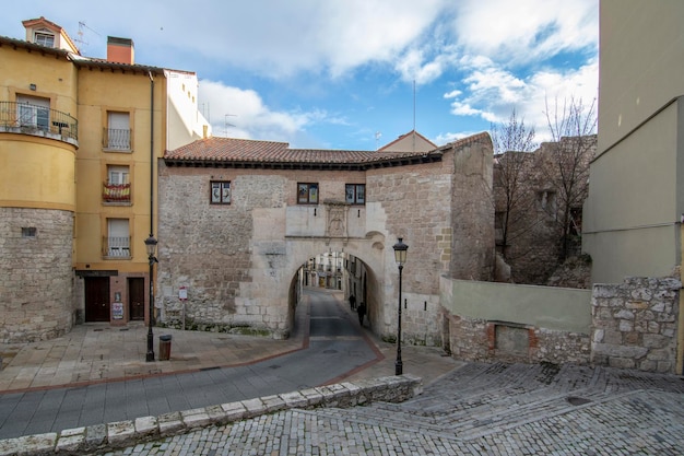 De boog van San Gil is een oude poort in de muur van de stad Burgos