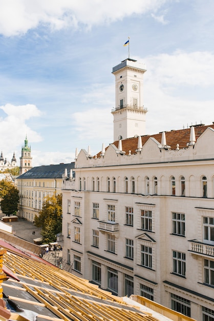 De bouw van het stadhuis in Lviv in de Oekraïne