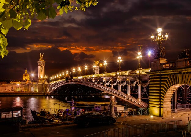 Foto de brug van alexander de derde