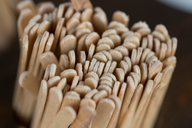 De bruine koffie houten stokken voor achtergrond