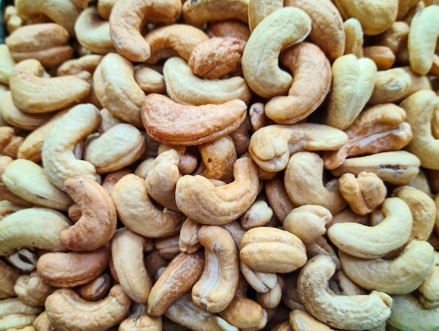 De cashewnoot is de vrucht van de cashewboom