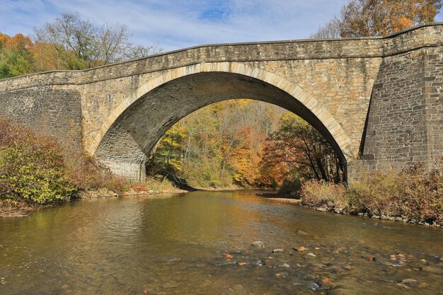 Foto de casselman river bridge in de herfst