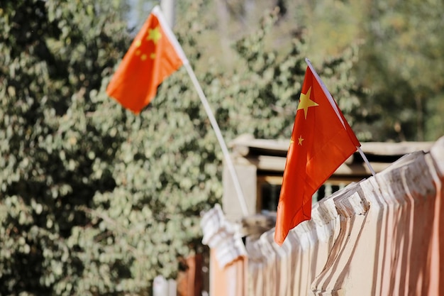 de Chinese vlag op straat