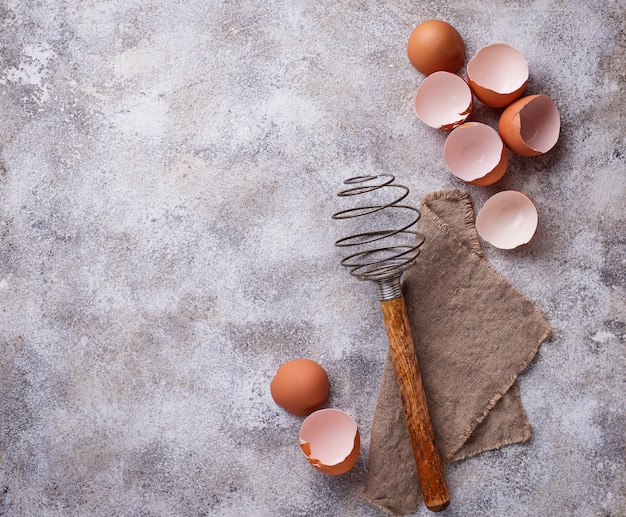 De eierschaal en de oude wijnoogst zwaaien