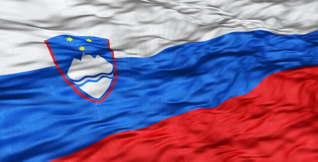 De Europese vlag van het land Slovenië is golvend