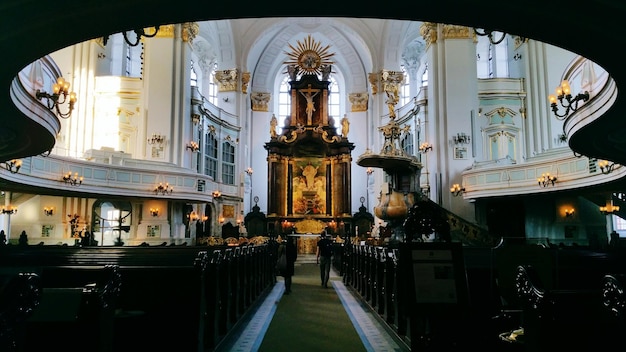 De gang van de St. Michael kerk.