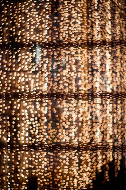 Foto de gouden bokeh lichten op de achtergrond