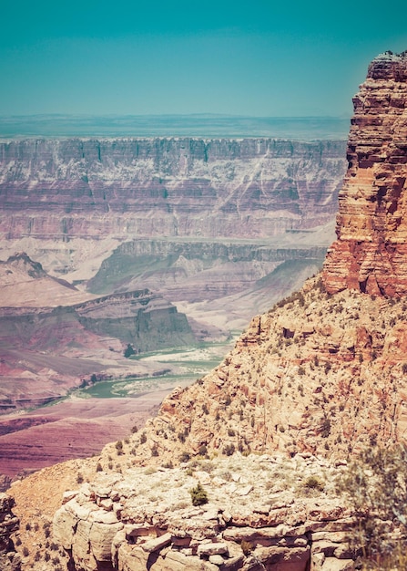 De Grand Canyon tegen de lucht.