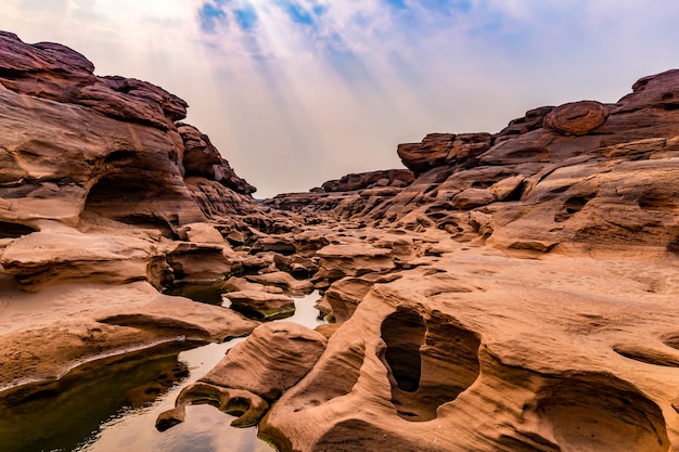 De Grand Canyon van Thailand grenst aan de grens van Laos