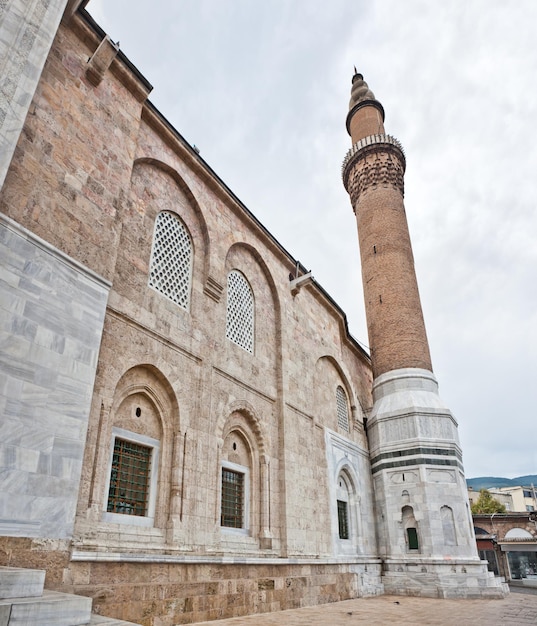 De Grote Moskee van Bursa of Ulu Cami is de grootste moskee in Bursa en een mijlpaal van de vroege Ottomaanse