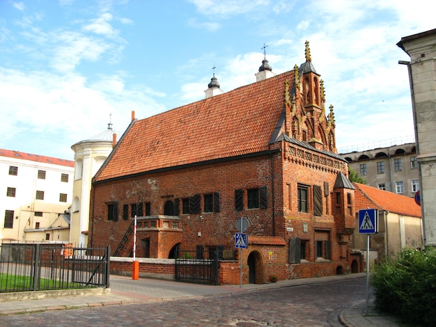 De kerk in de stad Kaunas, Litouwen