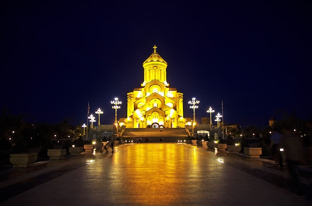 De kerk in Tbilisi, Georgia 's nachts