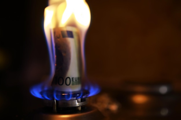 Foto de kosten van gas de eurocrisis 100 euro op een gasbrander sancties op russisch gas