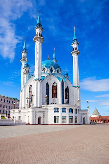 De Kul Sharif-moskee is een van de grootste moskeeën in Rusland. De Kul Sharif-moskee bevindt zich in de stad Kazan in Rusland.