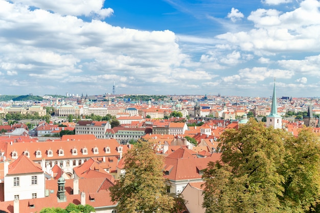 De luchtfoto van de stad Praag