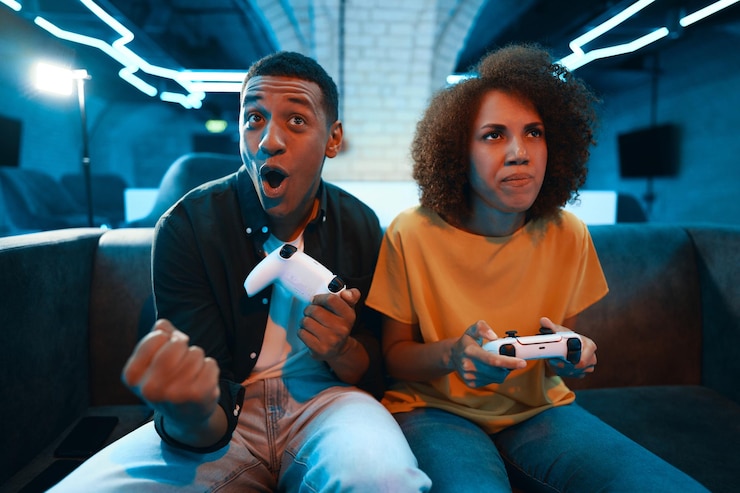 Foto de man heeft het spel gewonnen. de vriend is van streek