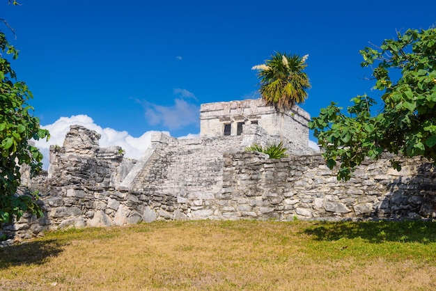 De Maya-ruïnes van het kasteel in Tulum Riviera Maya Yucatan Caribische Zee Mexico