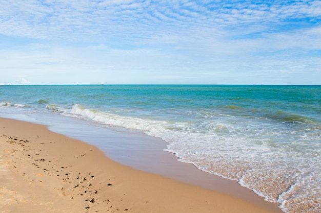 De mening van het strand in Thailand