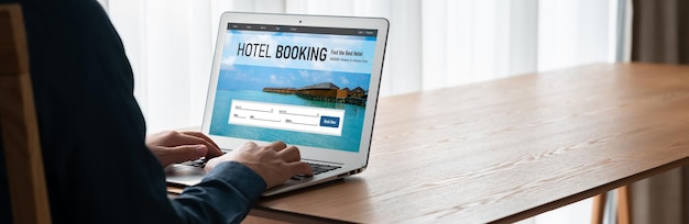 De online boekingswebsite voor hotelaccommodatie biedt een modieus reserveringssysteem