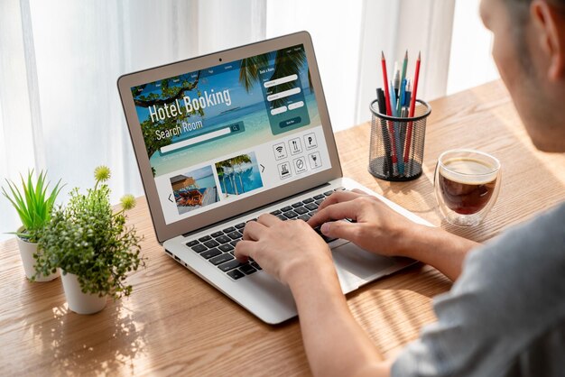 De online boekingswebsite voor hotelaccommodatie biedt een modieus reserveringssysteem