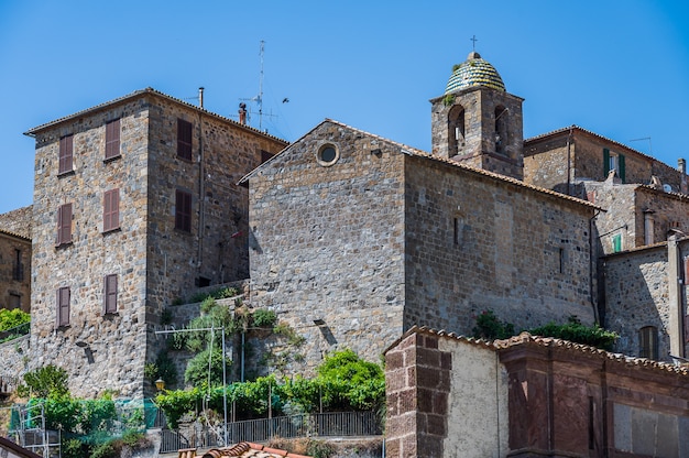 De oude stad Bolsena, oud dorp aan de oever van het meer met dezelfde naam, Lazio, Italië