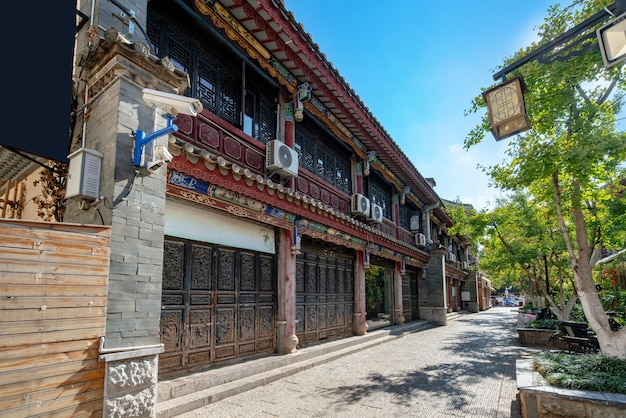 Foto de oude stad guandu heeft een geschiedenis van meer dan duizend jaar en ligt in kunming, china.